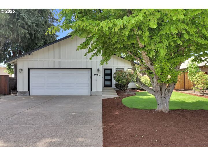 1050 Arcadia Dr  Eugene OR 97401 photo