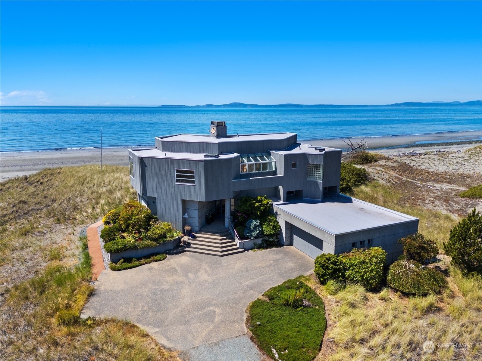 Property Photo:  4849  Surfcrest Drive  WA 98277 