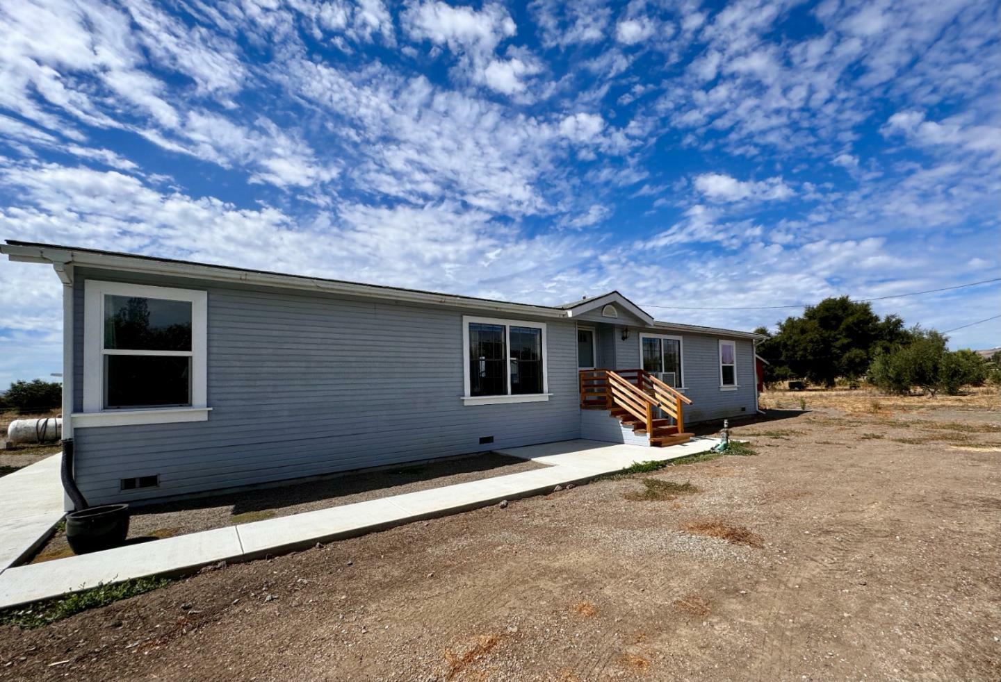 Property Photo:  190 Comstock Road  CA 95023 