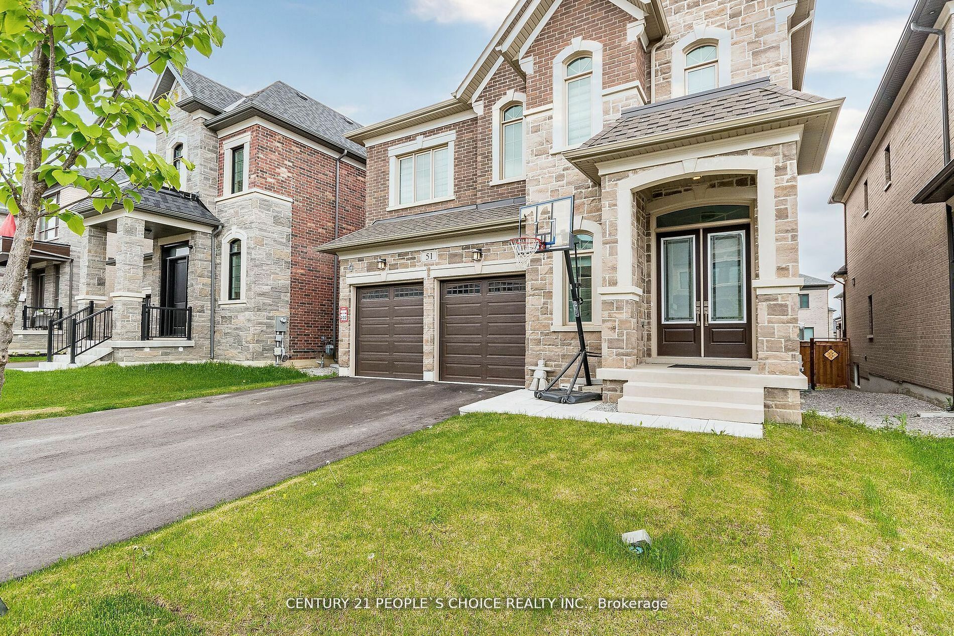 51 Wainfleet Cres  Vaughan ON L3L 0E7 photo