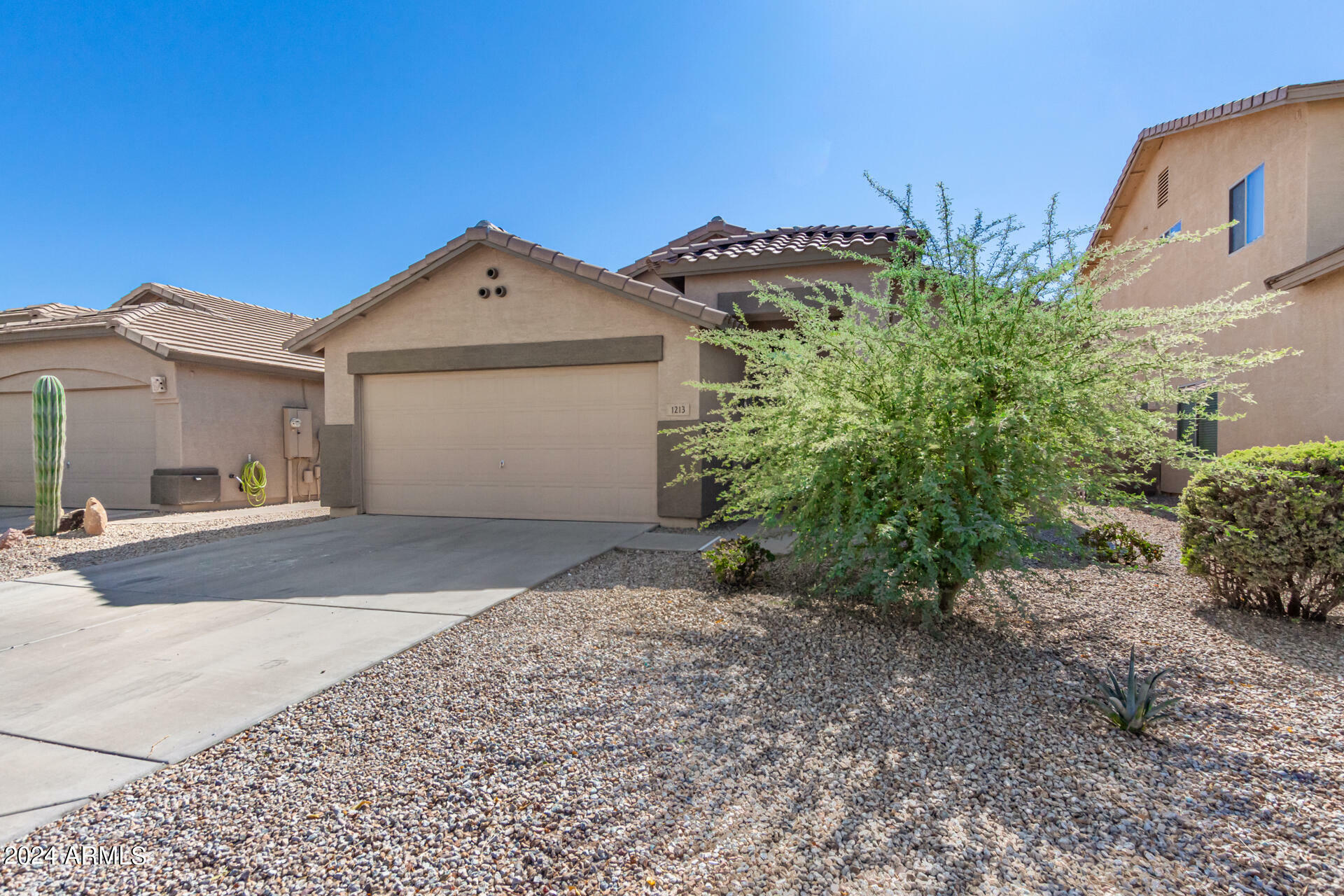 Property Photo:  1213 W Mesquite Tree Lane  AZ 85143 