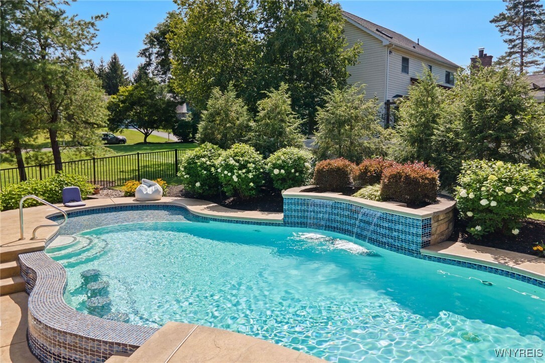 Property Photo:  17 Lakeridge Drive  NY 14127 