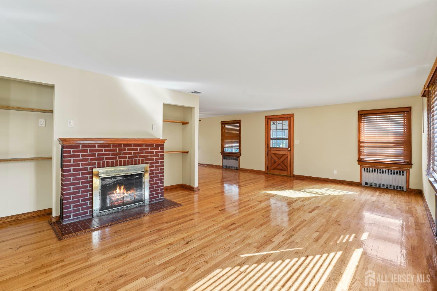 Property Photo:  2 Naricon Place  NJ 08816 