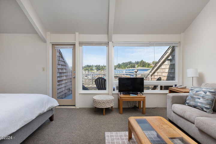 Property Photo: 1000 SE Bay Boulevard 201/301 OR 97365