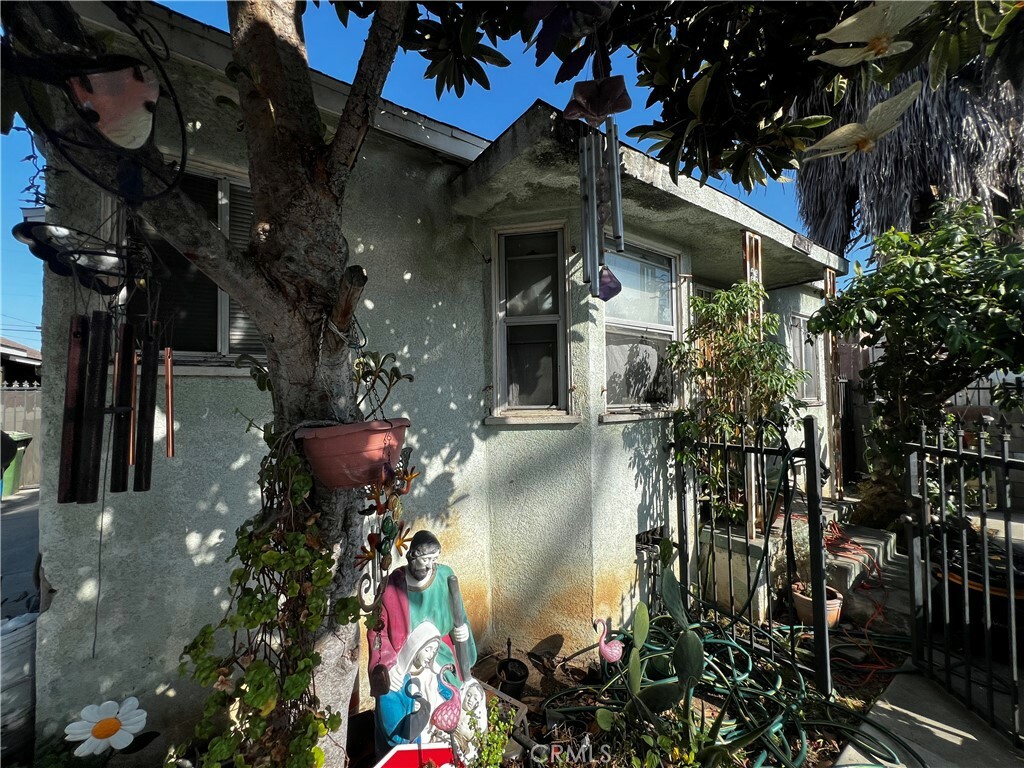 Property Photo:  1338 Fraser  CA 90022 