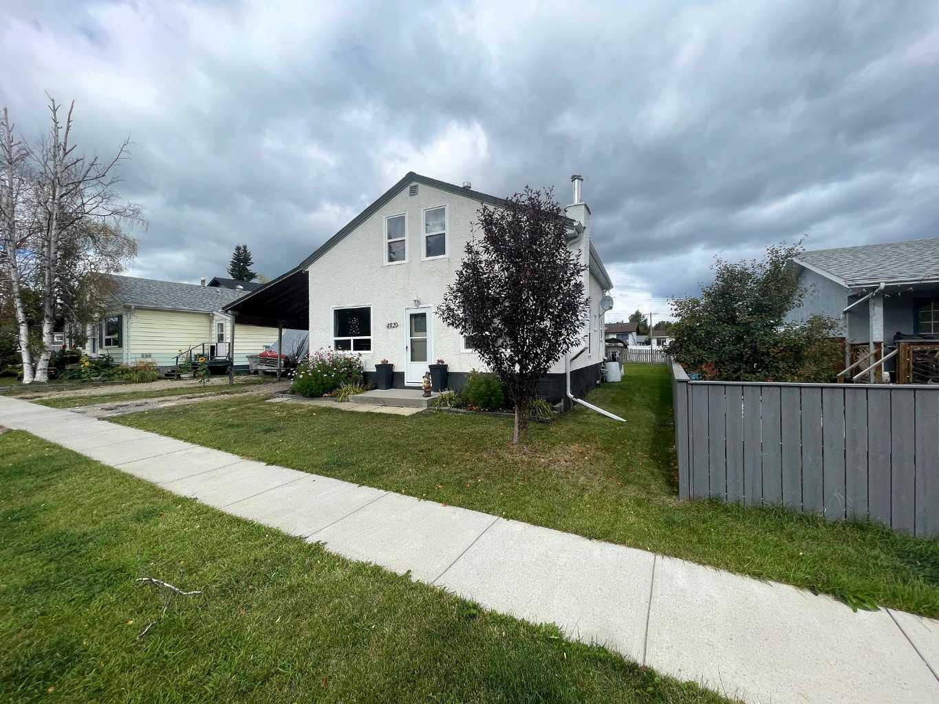 Photo de la propriété: 4820 17 Avenue AB T7E 1V6