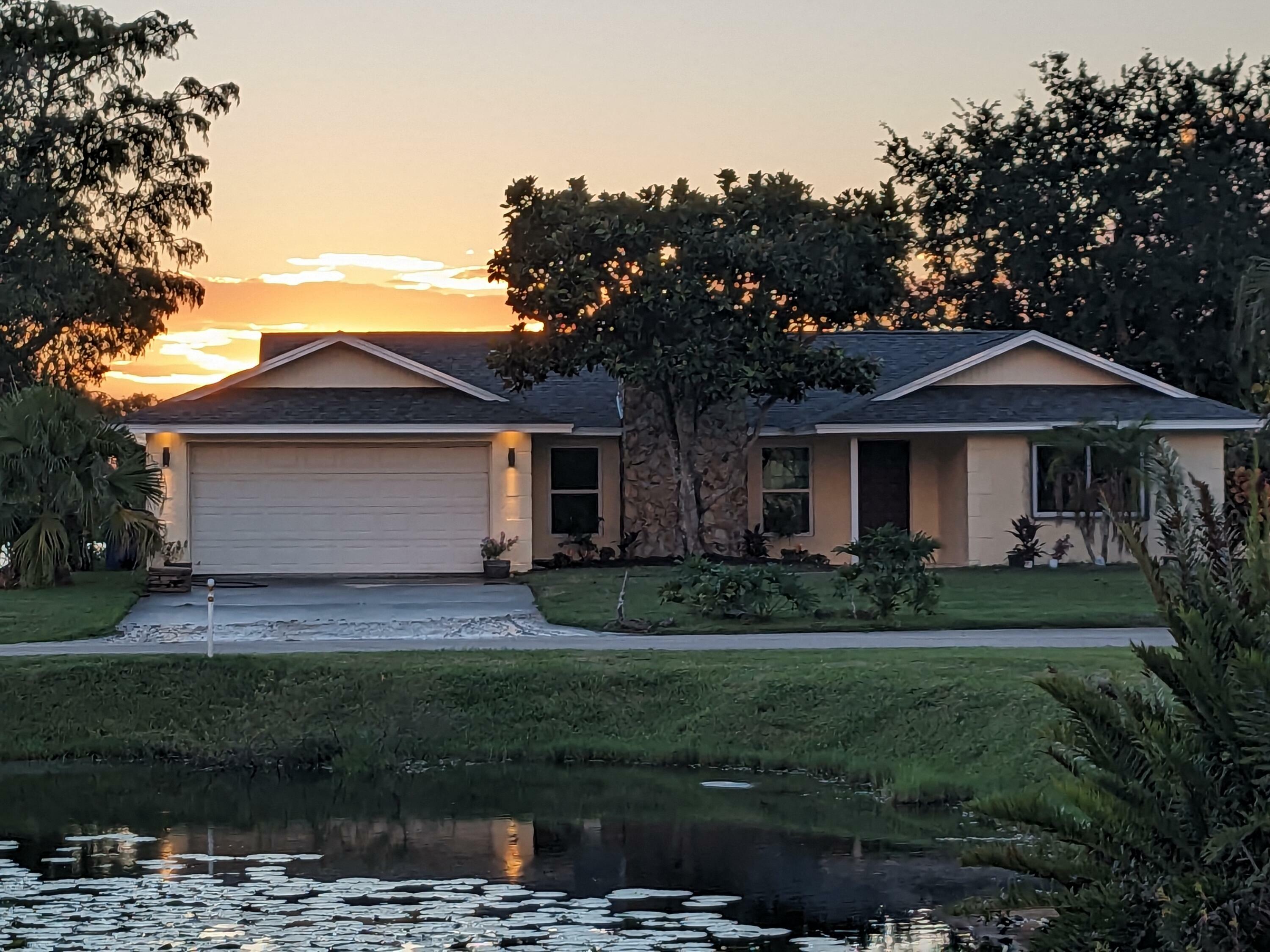 Property Photo:  18 Sunset Drive  FL 32958 