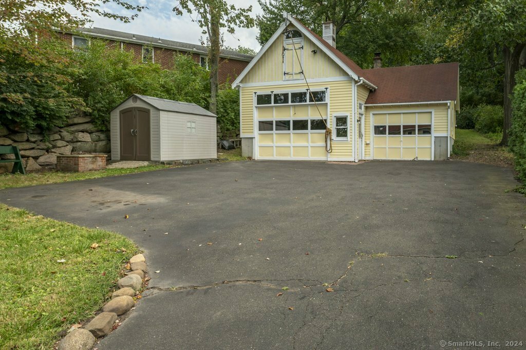 Property Photo:  551 Woodward Avenue  CT 06512 