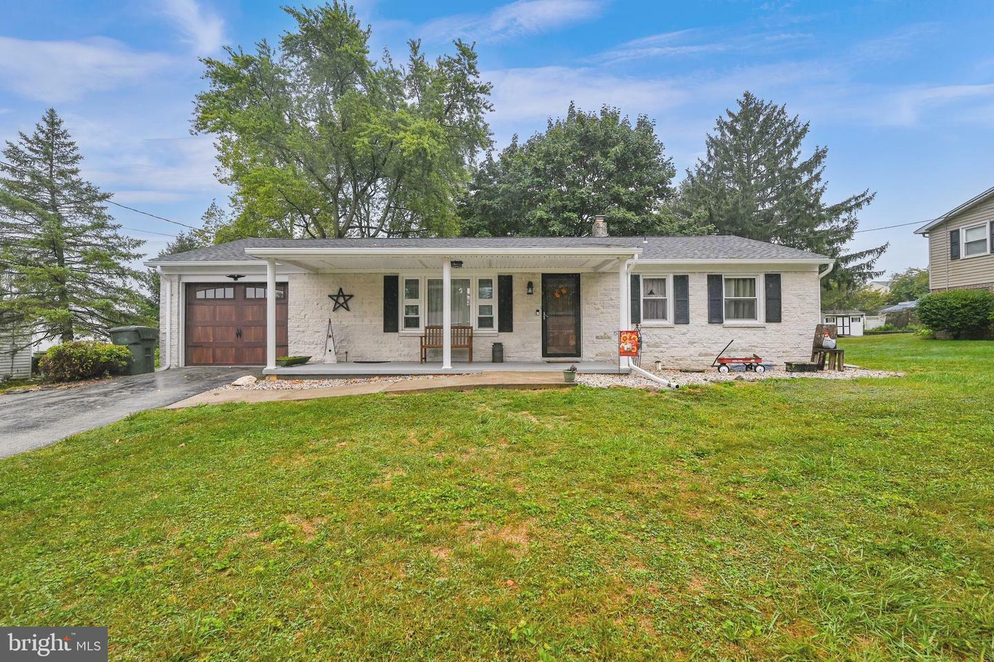 Property Photo:  202 Forest Hills Road  PA 17356 