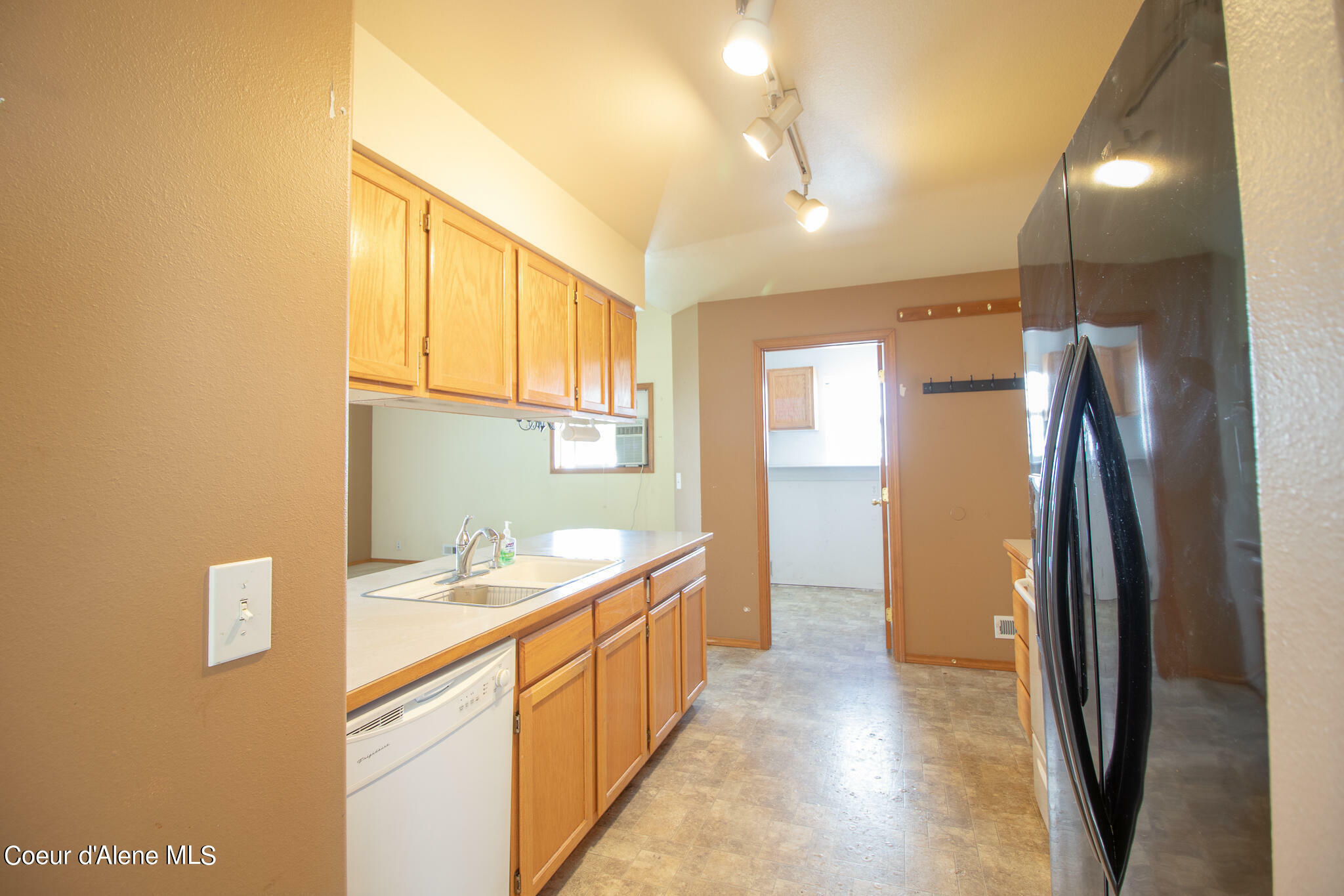 Property Photo:  1305 E Horsehaven Ave  ID 83854 