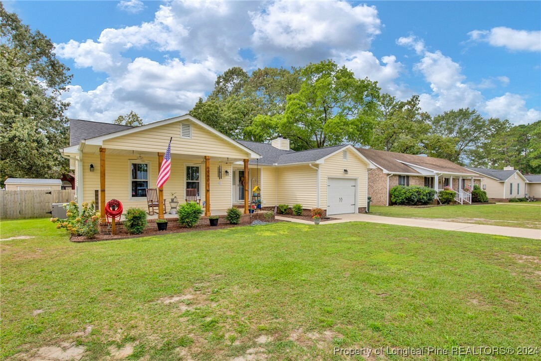 Property Photo:  6960 Calamar Drive  NC 28314 