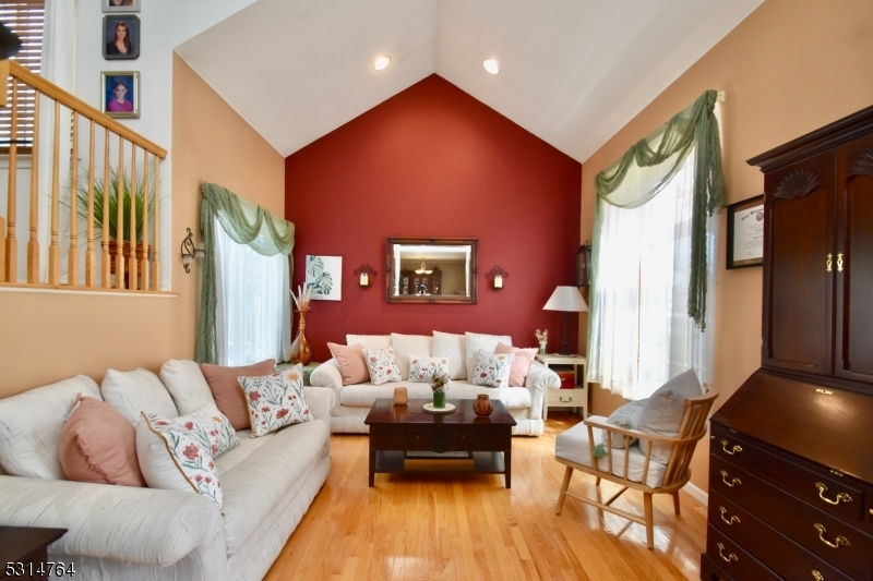 Property Photo:  14 Little Doe Run  NJ 07438 