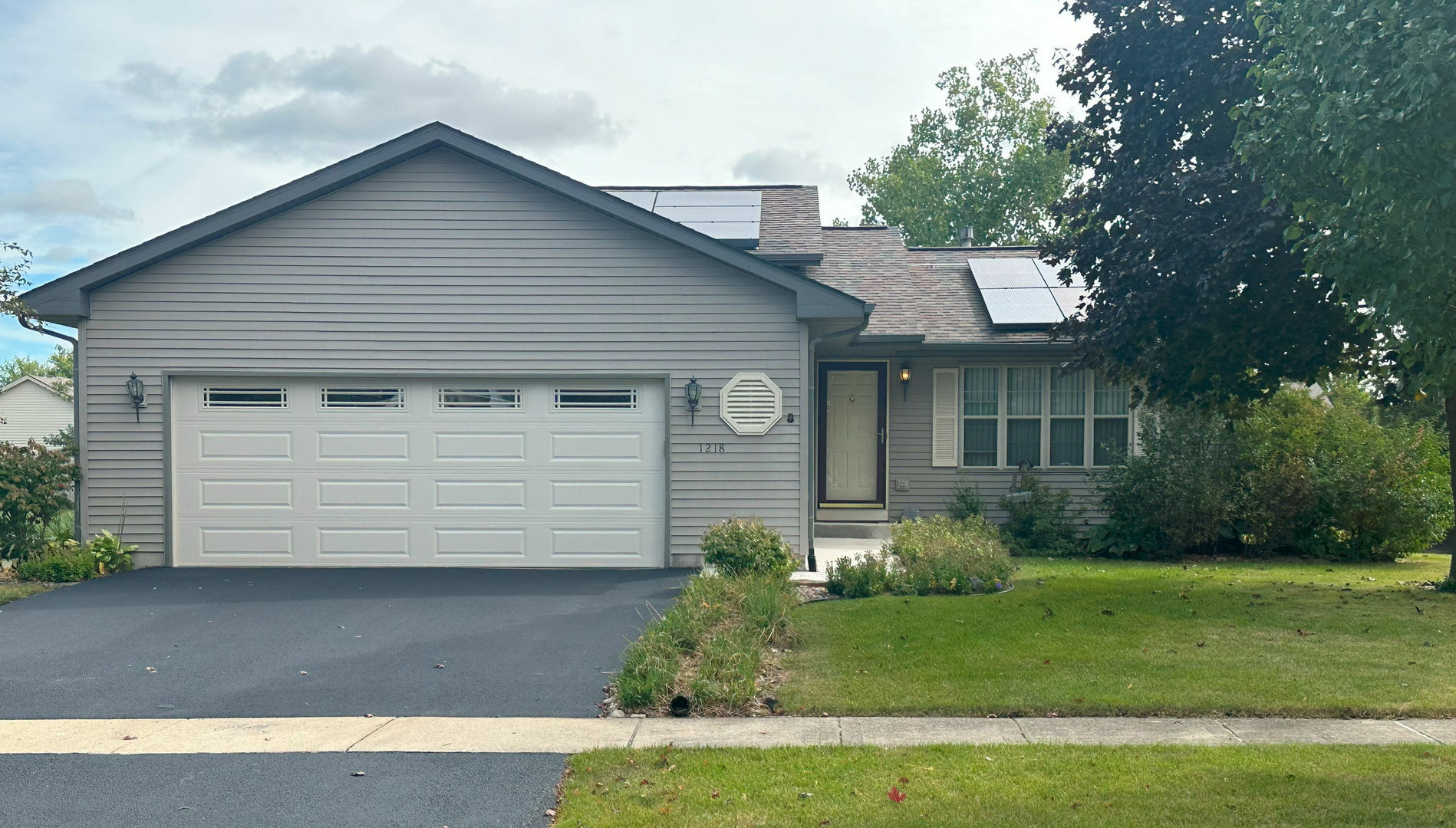 Property Photo: 1218 Scenic Road IL 60115