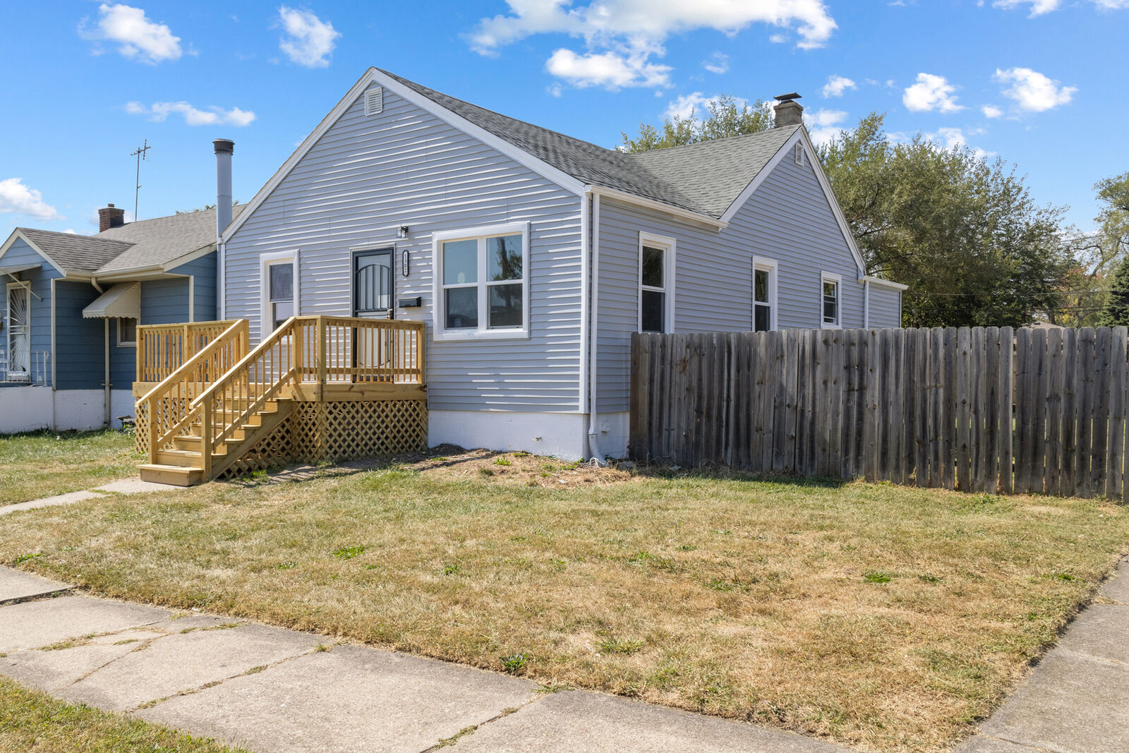 Property Photo:  1302 Freeland Avenue  IL 60409 