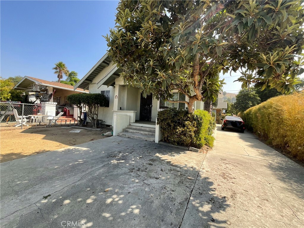 Property Photo:  4500 Mosher Avenue  CA 90031 