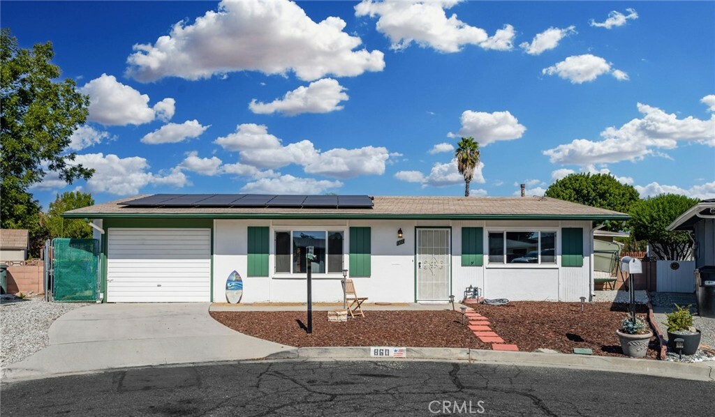 Property Photo:  860 S Alessandro Street  CA 92543 