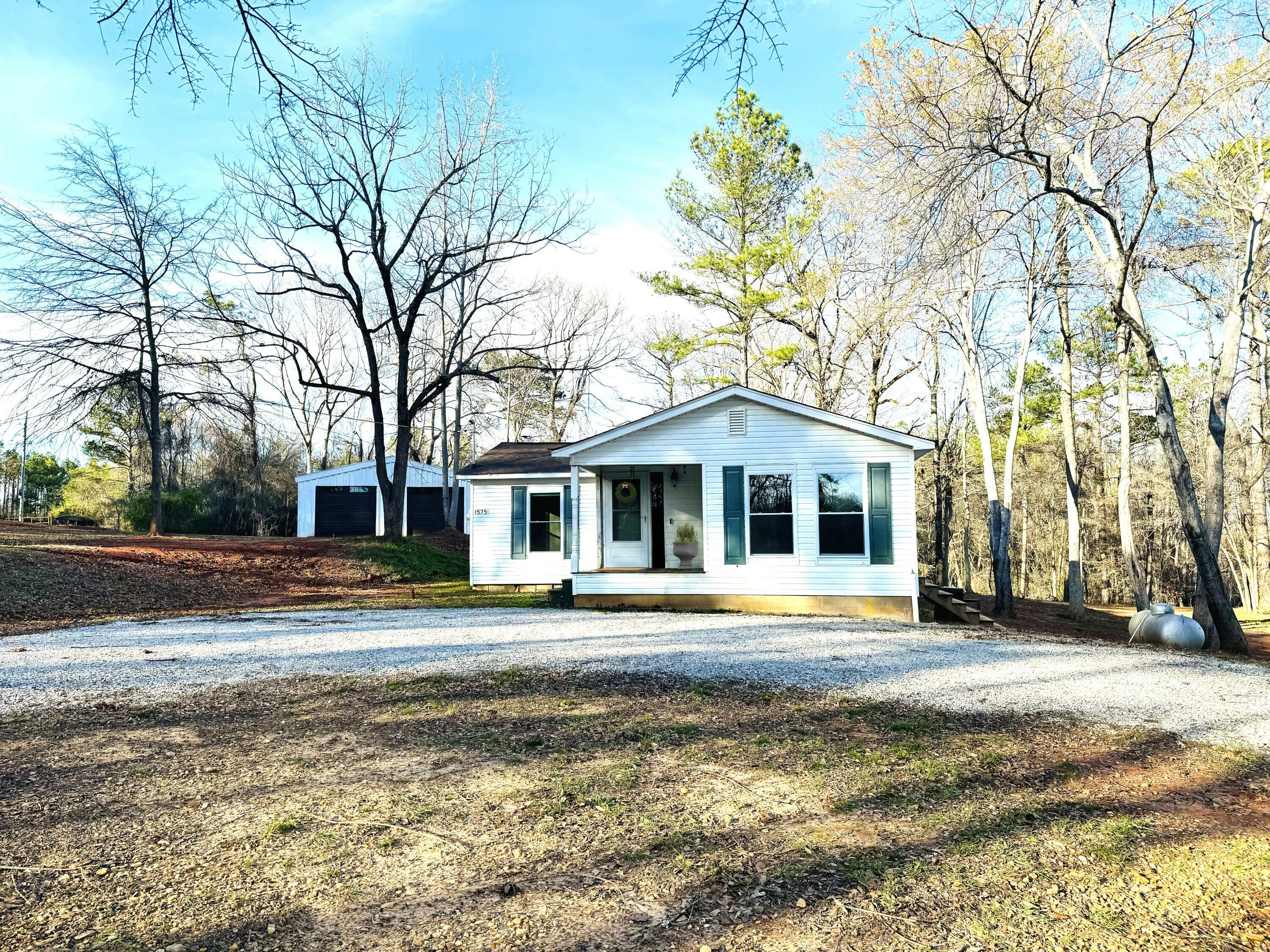 Property Photo:  1575 Mt Gilead Road  MS 38847 