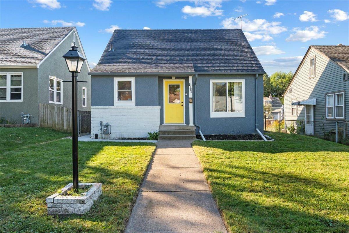 Property Photo:  1952 Nevada Avenue E  MN 55119 