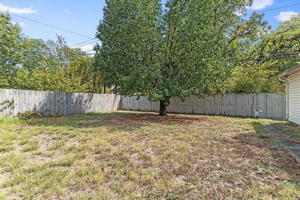 Property Photo:  10230 Kilkenny Place  TX 75228 