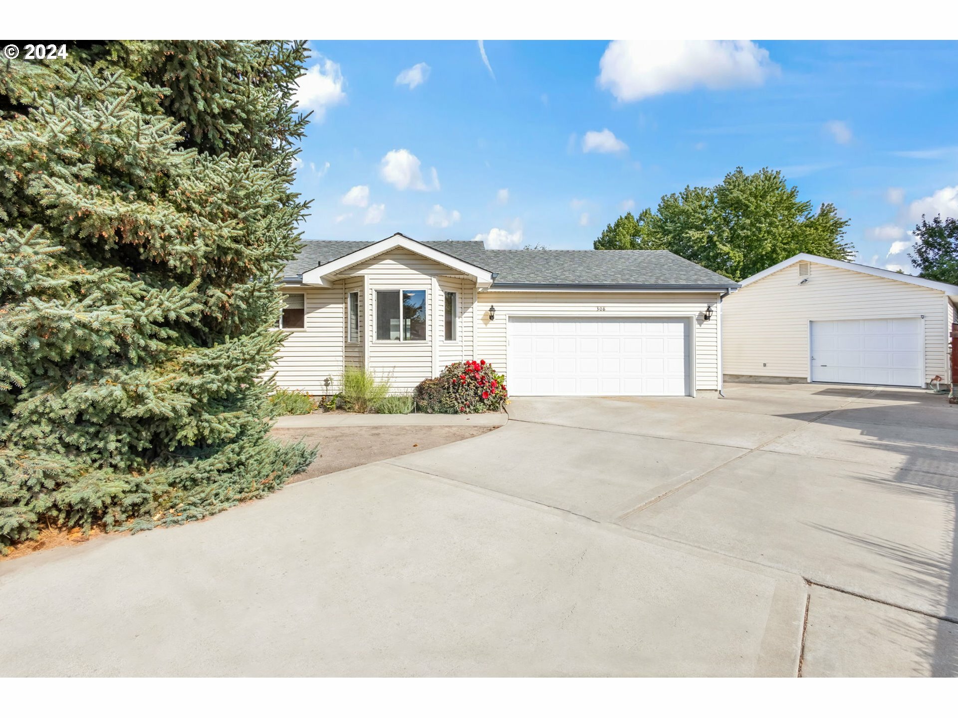 308 SE Juniper Ct  Prineville OR 97754 photo