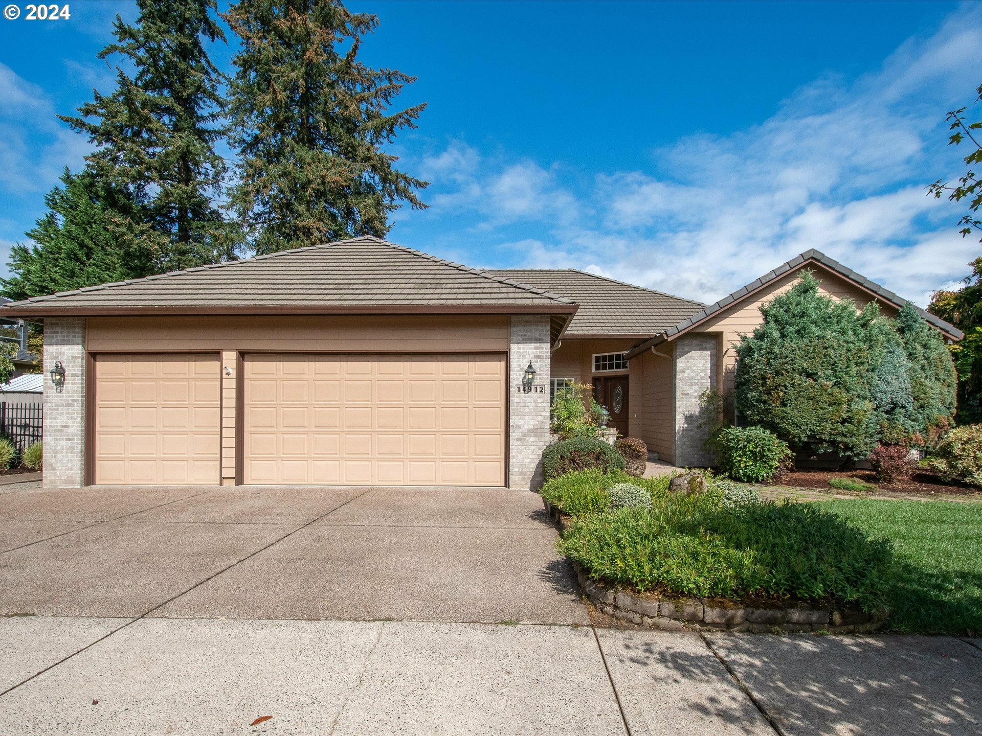 Property Photo:  14912 NE 15th St  WA 98684 