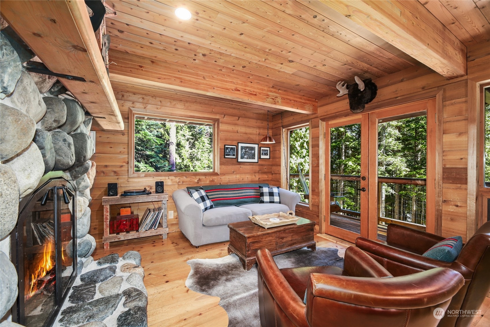 Property Photo:  821 Snoqualmie Drive  WA 98068 