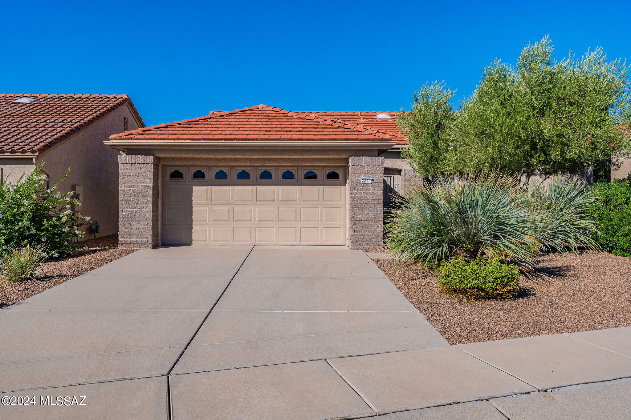 Property Photo:  2290 E Montrose Canyon Drive  AZ 85755 