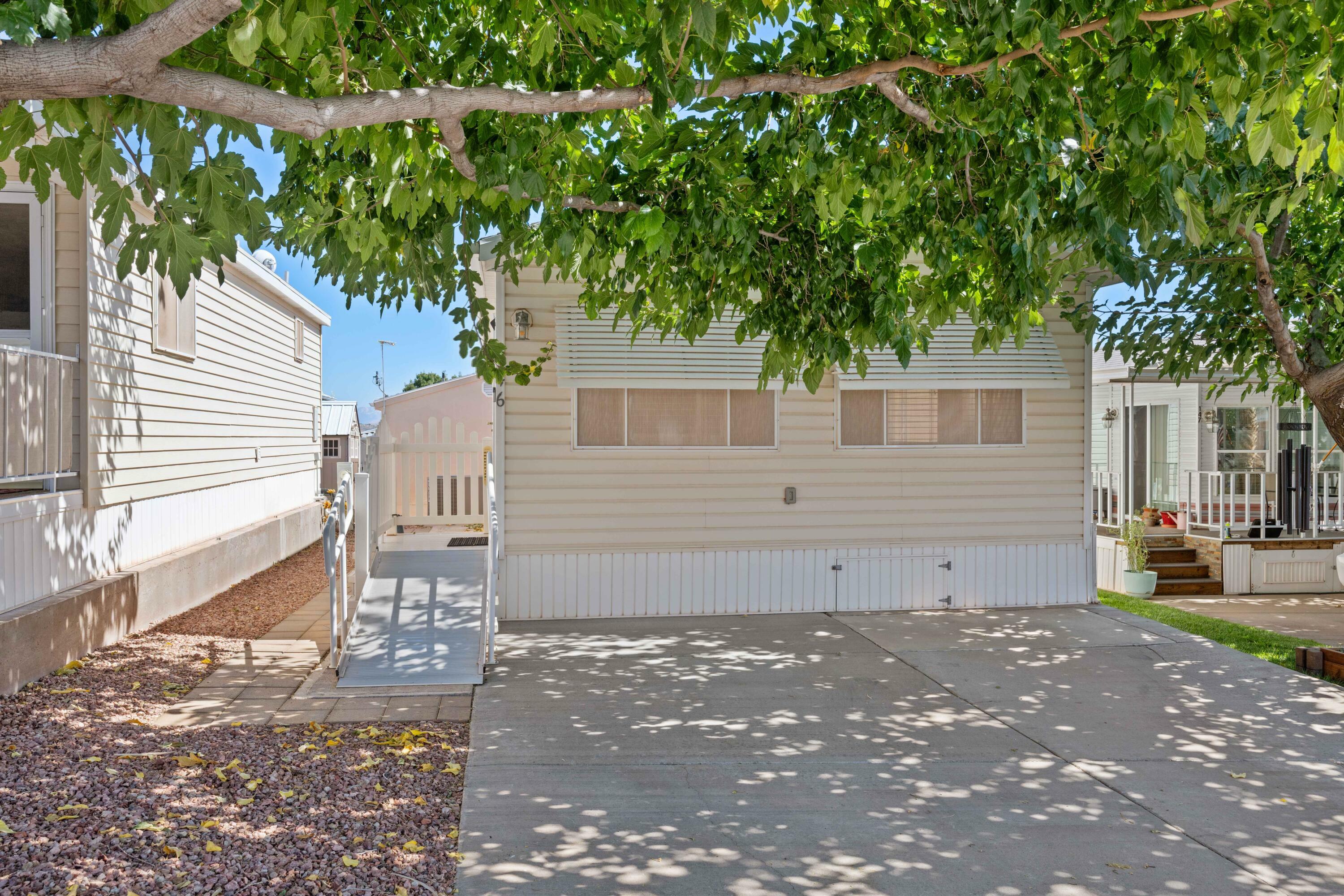 1150 W Red Hills Parkway #146  Washington UT 84780 photo