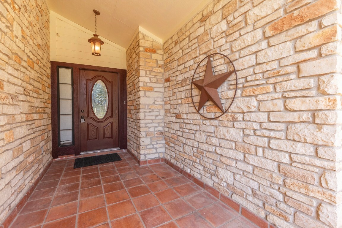 Property Photo:  21 Stillmeadow Drive  TX 78738 