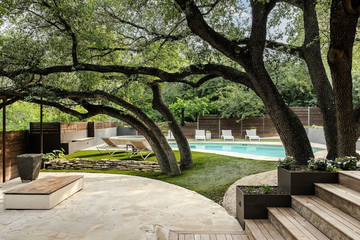 Property Photo: 2504 Ridgeview Street TX 78704
