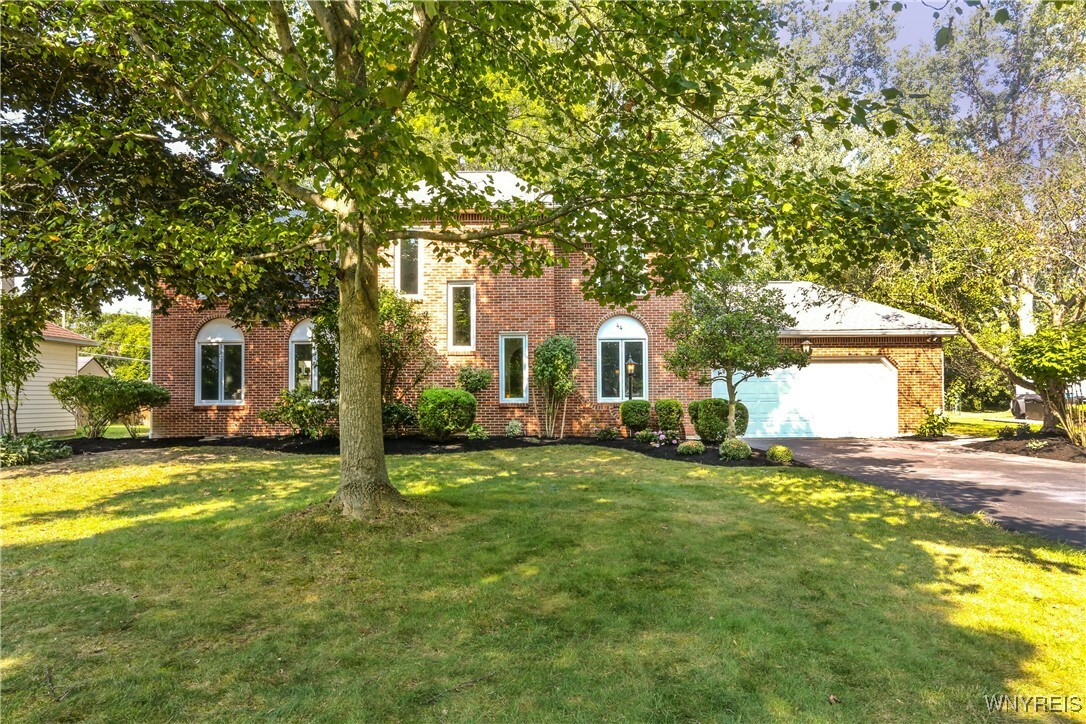 Property Photo:  44 Valley Brook Lane  NY 14051 