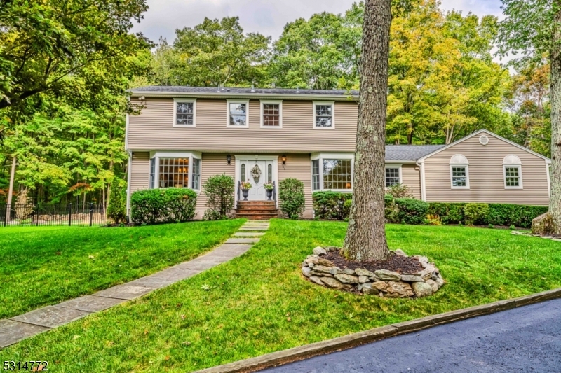 Property Photo:  26 Land Of Oaks Dr  NJ 07438 