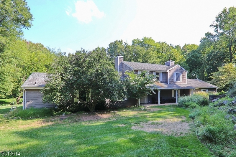 Property Photo:  35 Ravenswood Ln  NJ 07076 