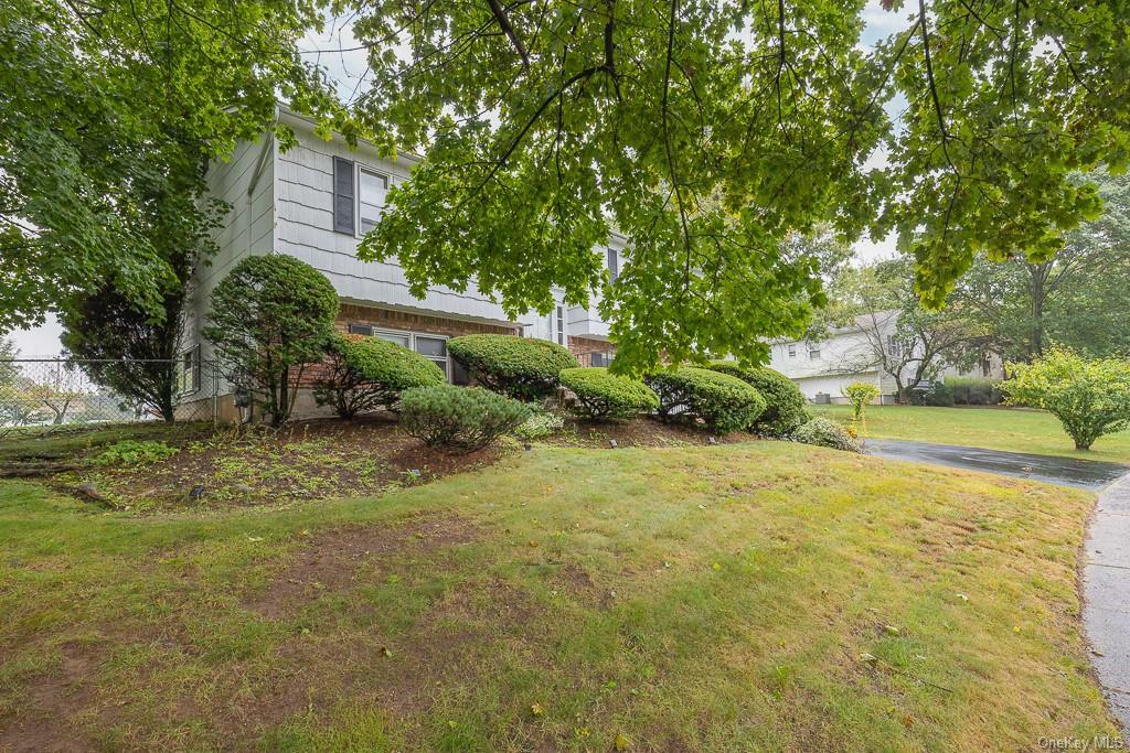 Property Photo:  160 Lake Nanuet Drive  NY 10954 