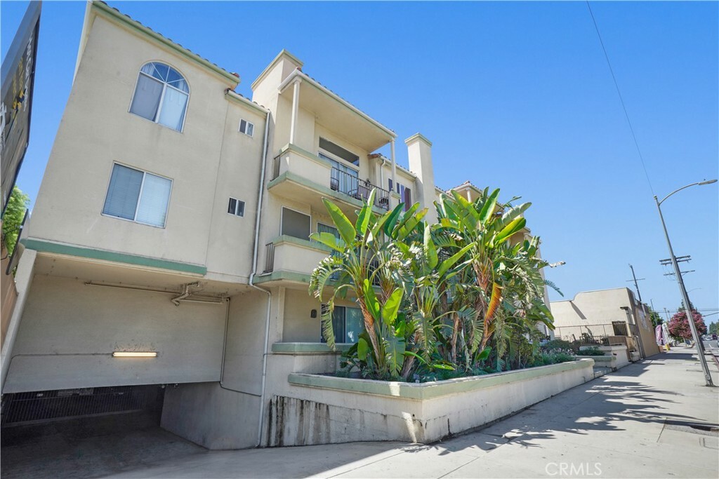 Property Photo:  16940 Chatsworth Street 304  CA 91344 