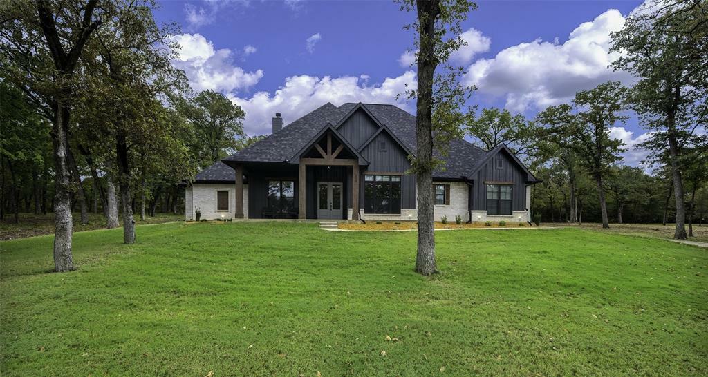 Property Photo:  119 Oakbend Trail  TX 75147 