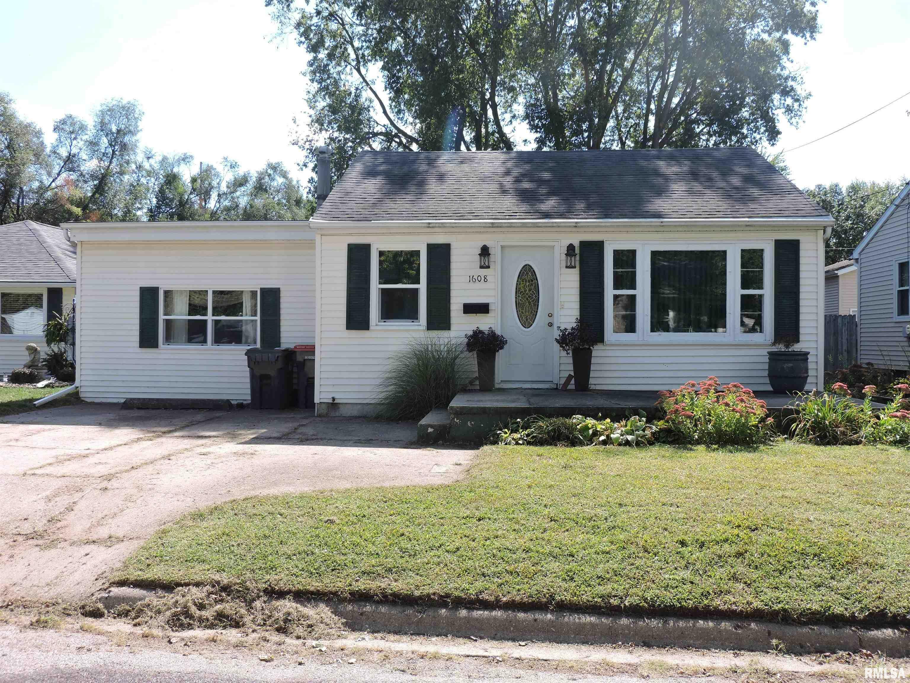 Property Photo:  1608 Hamilton Street  IL 61554 