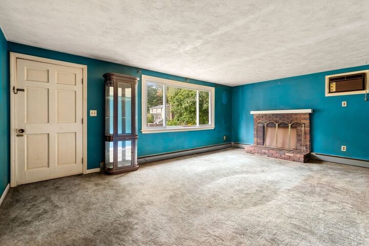 Property Photo:  9 Broad St  MA 01887 