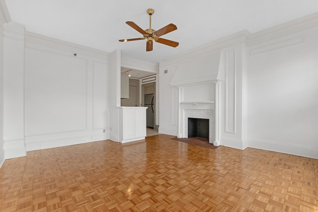 Property Photo:  21 Beacon St 7R  MA 02108 