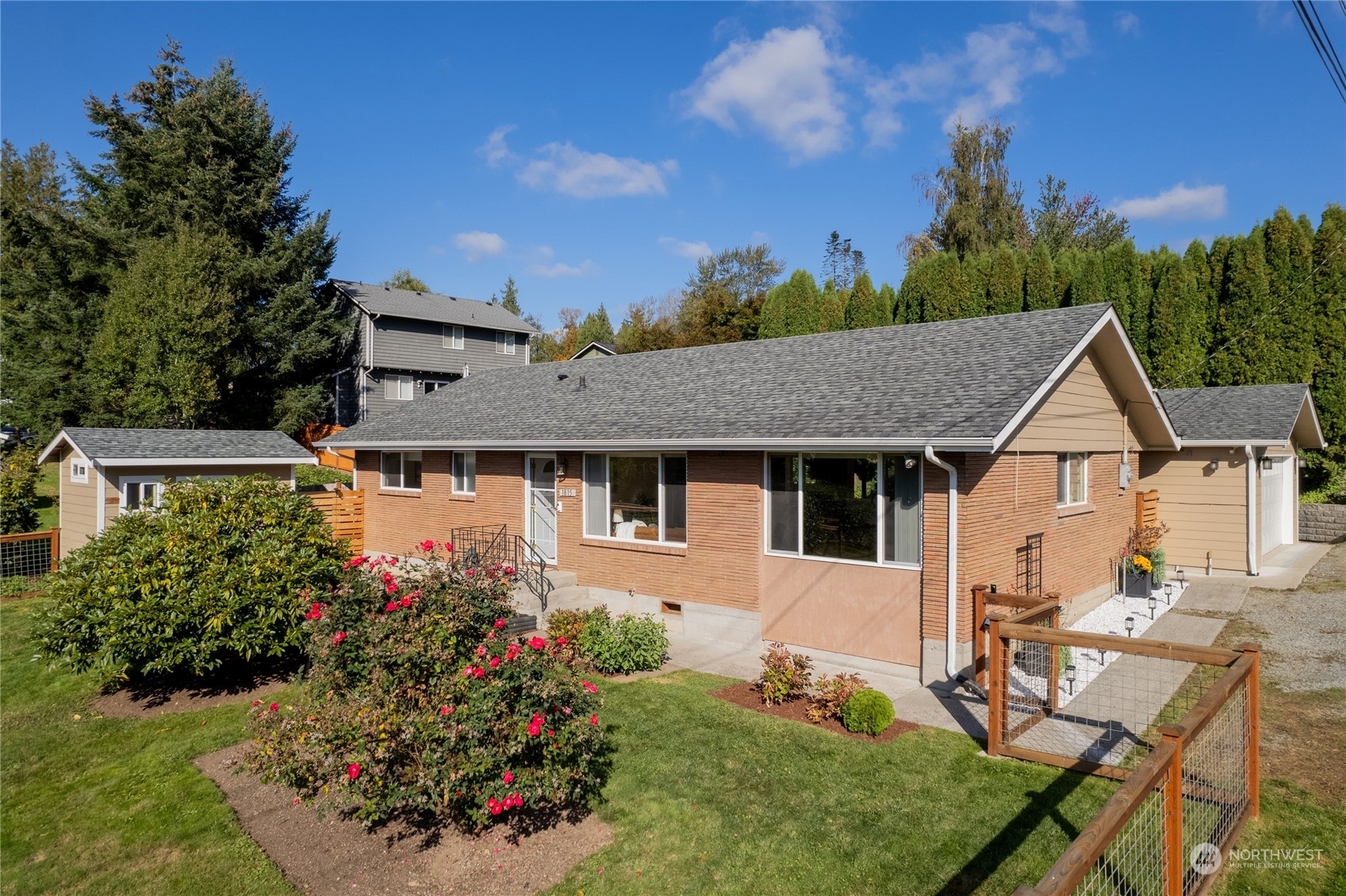 Property Photo:  1815 Park Avenue  WA 98290 