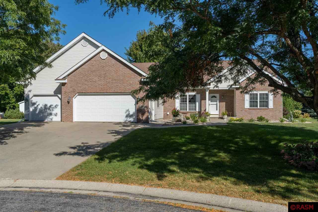 Property Photo:  17 Snowbird Court  MN 56003 