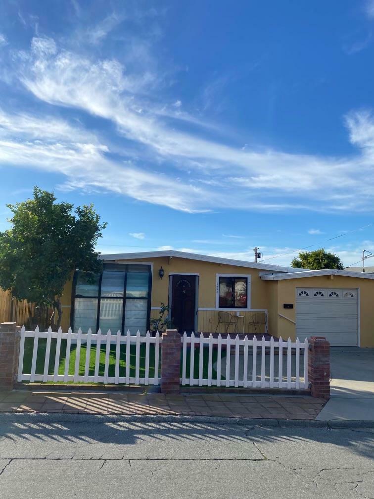 Property Photo:  1559 Waring Street  CA 93955 