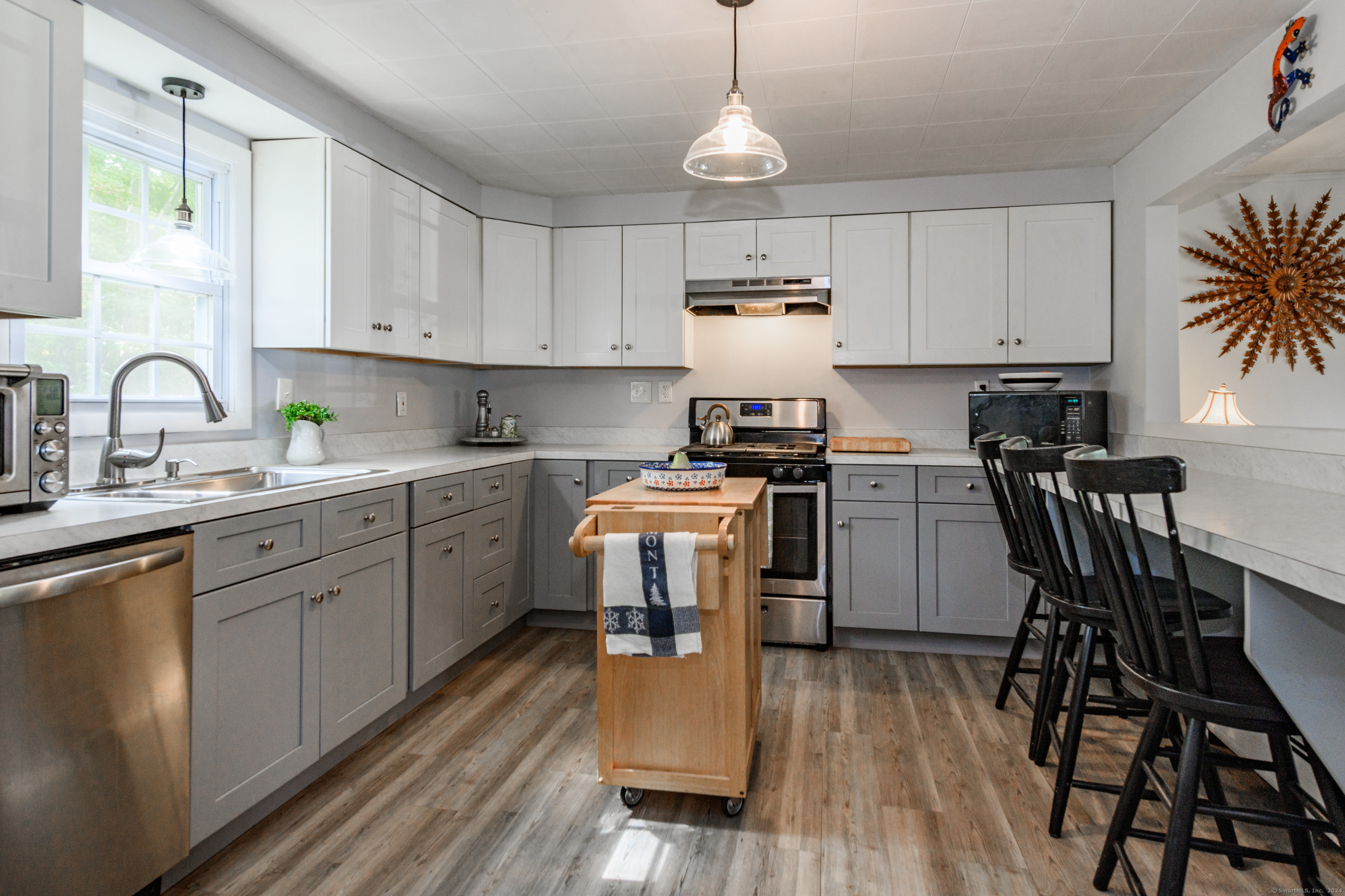 Property Photo:  35 Lafayette Road  CT 06447 