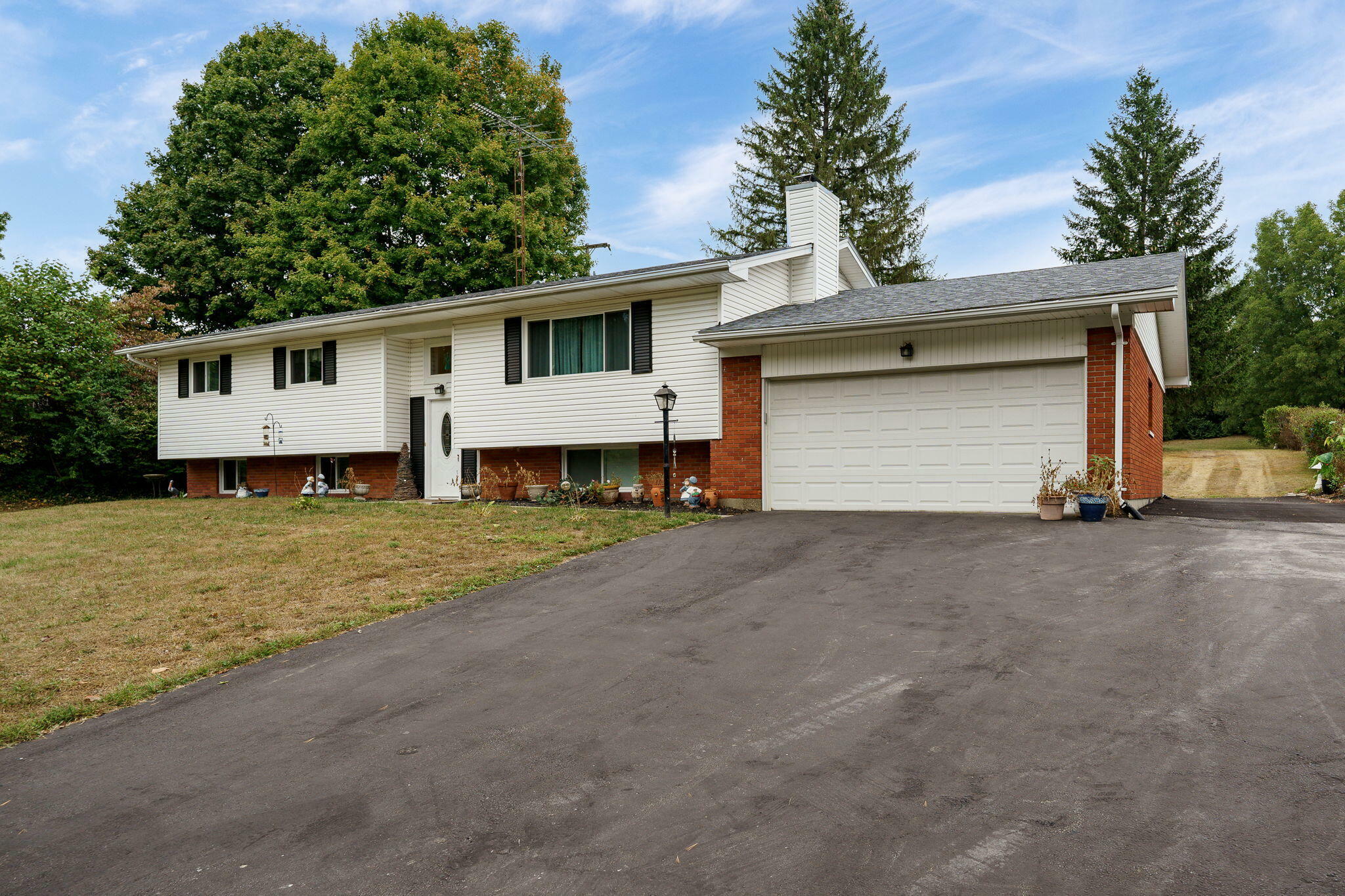 Property Photo:  2860 Locust Drive  OH 45504 