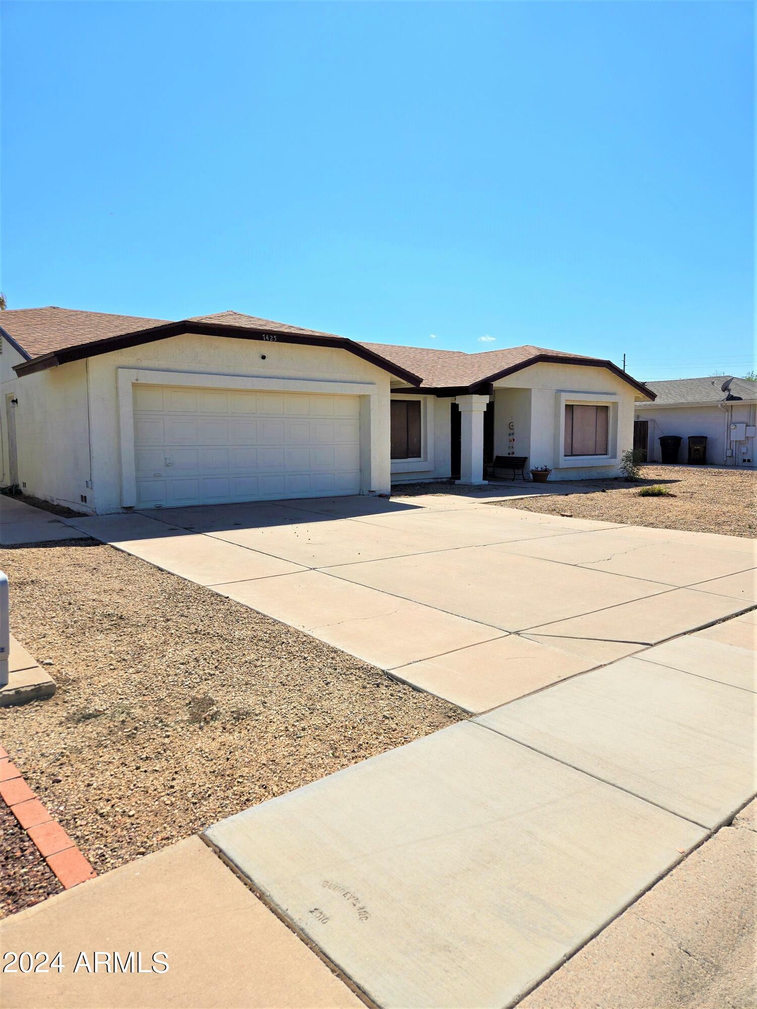 Property Photo:  7425 W Jenan Drive  AZ 85345 