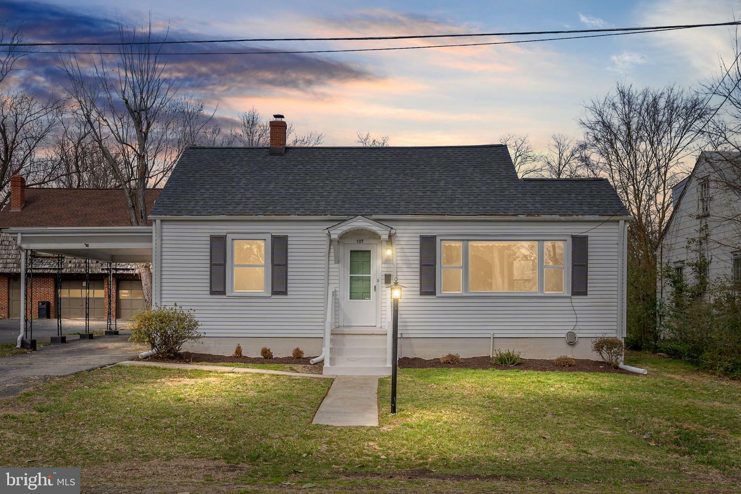 Property Photo:  107 Gibson Street  VA 22401 