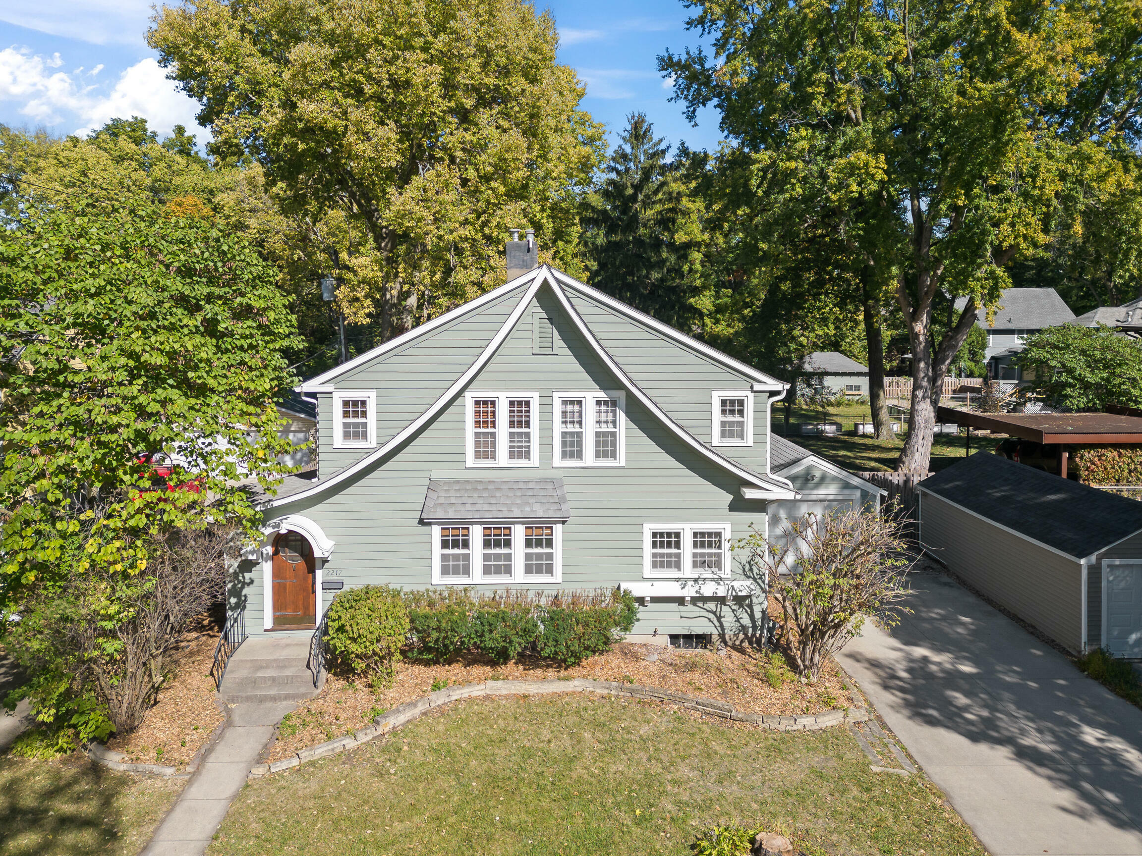 Property Photo:  2217 Donald Street  IA 50014 