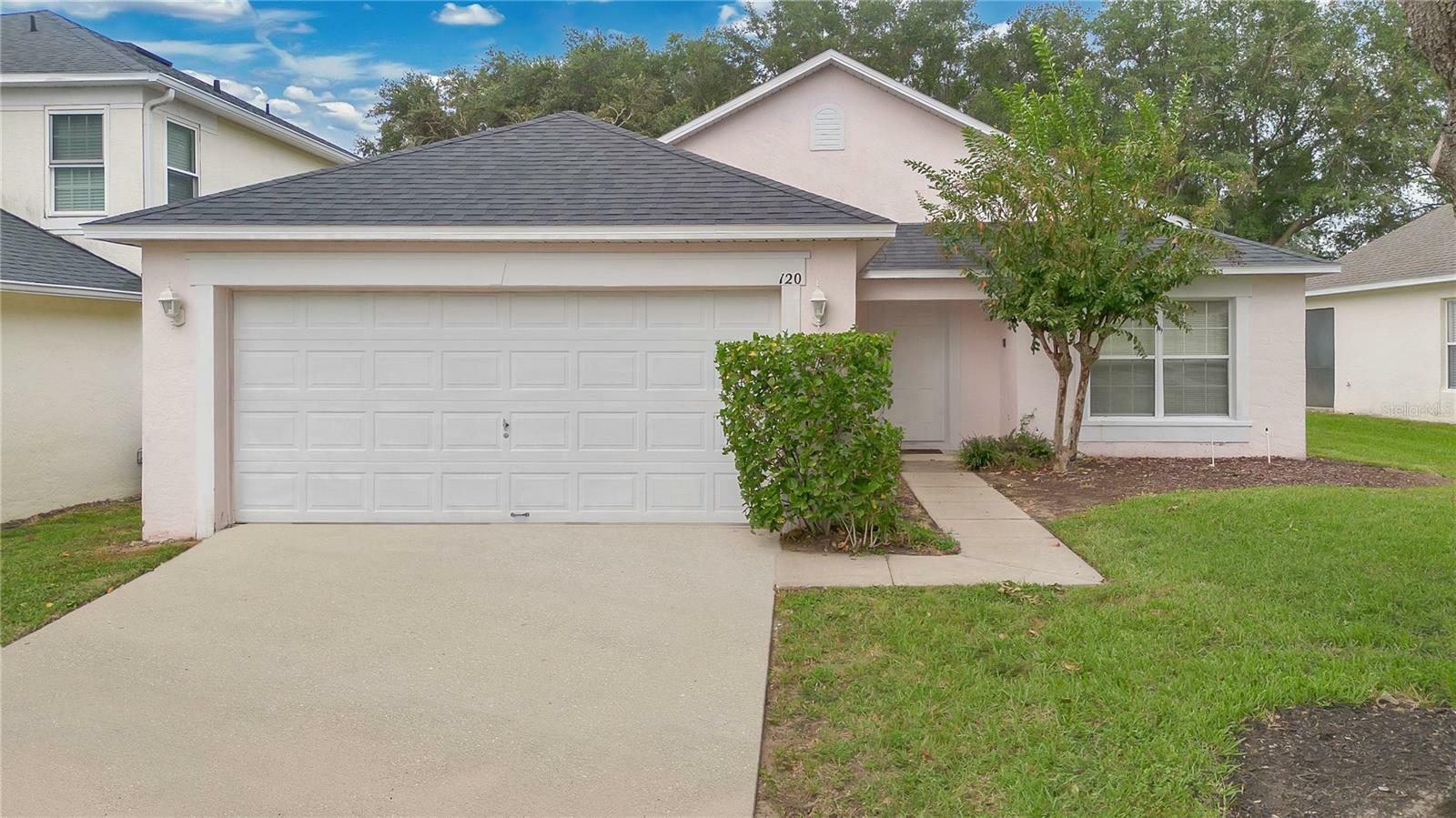 Property Photo:  120 Casterton Circle  FL 33897 