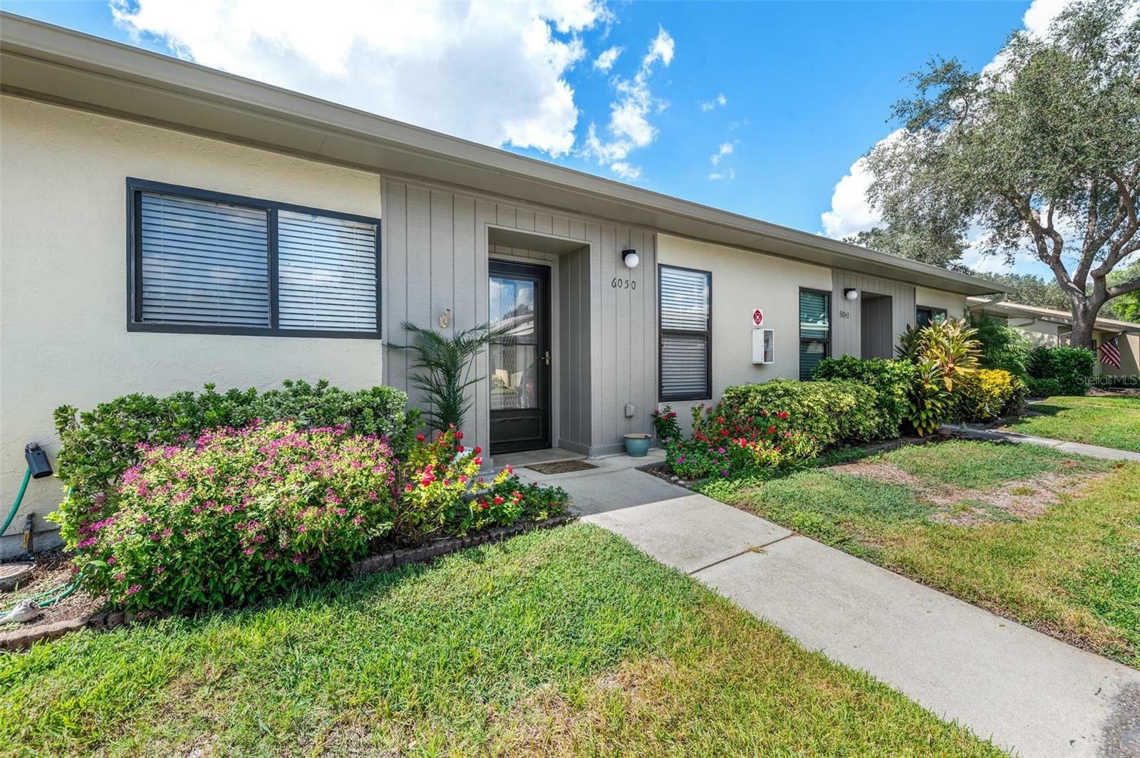 Property Photo:  6050 28th Street W 14B  FL 34207 