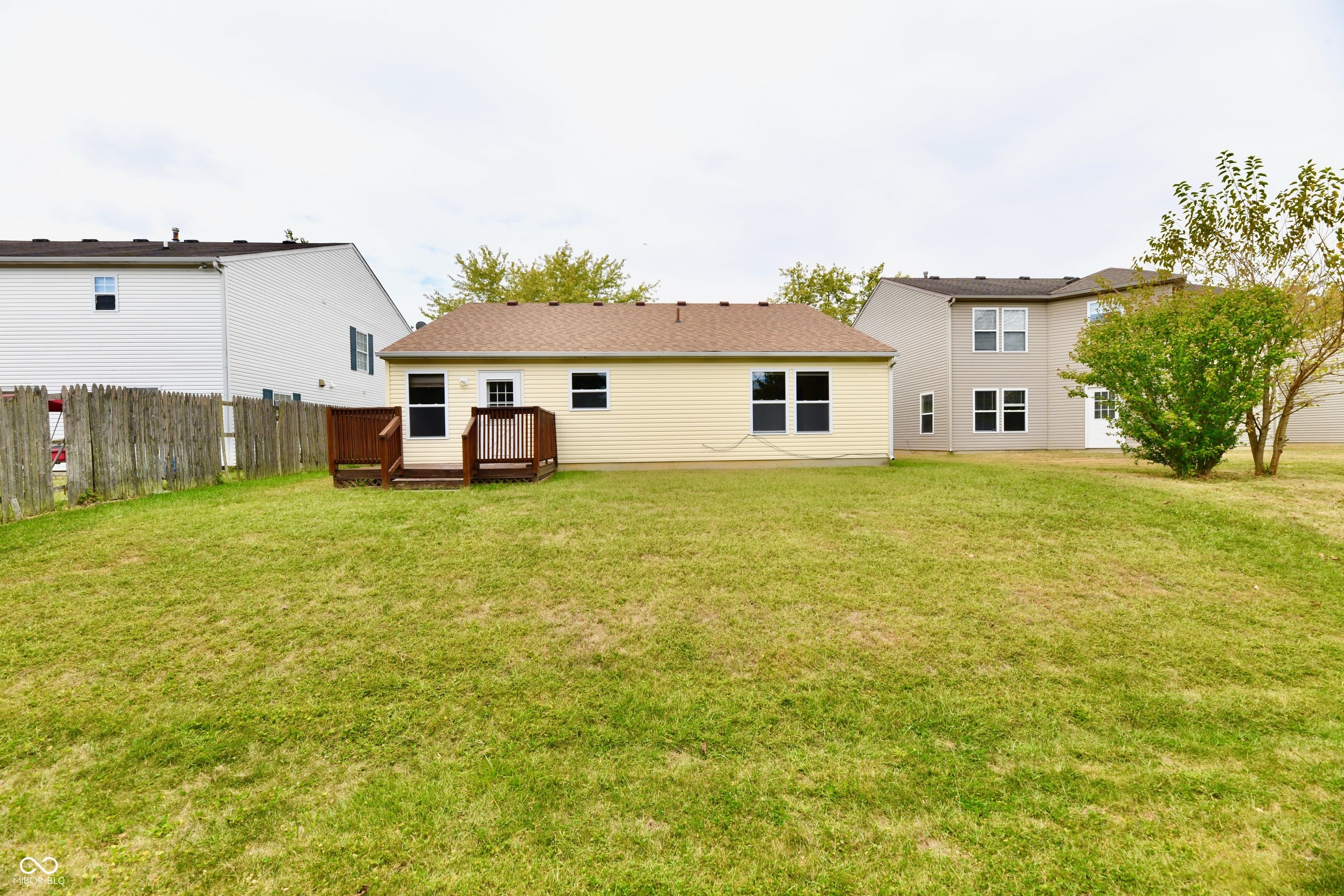 Property Photo:  2195 Shadowbrook Drive  IN 46168 